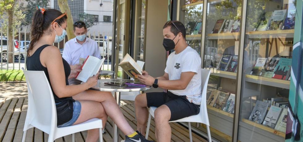 Parque Bustamante recibe nuevo módulo "Biblioteca en tu Plaza" Parque Bustamante recibe nuevo módulo "Biblioteca en tu Plaza"